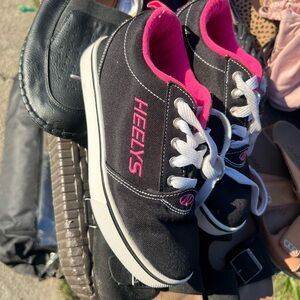 Heelys Black and Pink Kids Sneakers